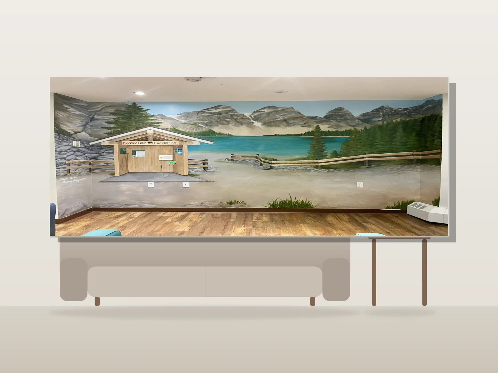 Fresque du Lac Moraine par Acorvo Studios présentée à l'échelle dans une pièce